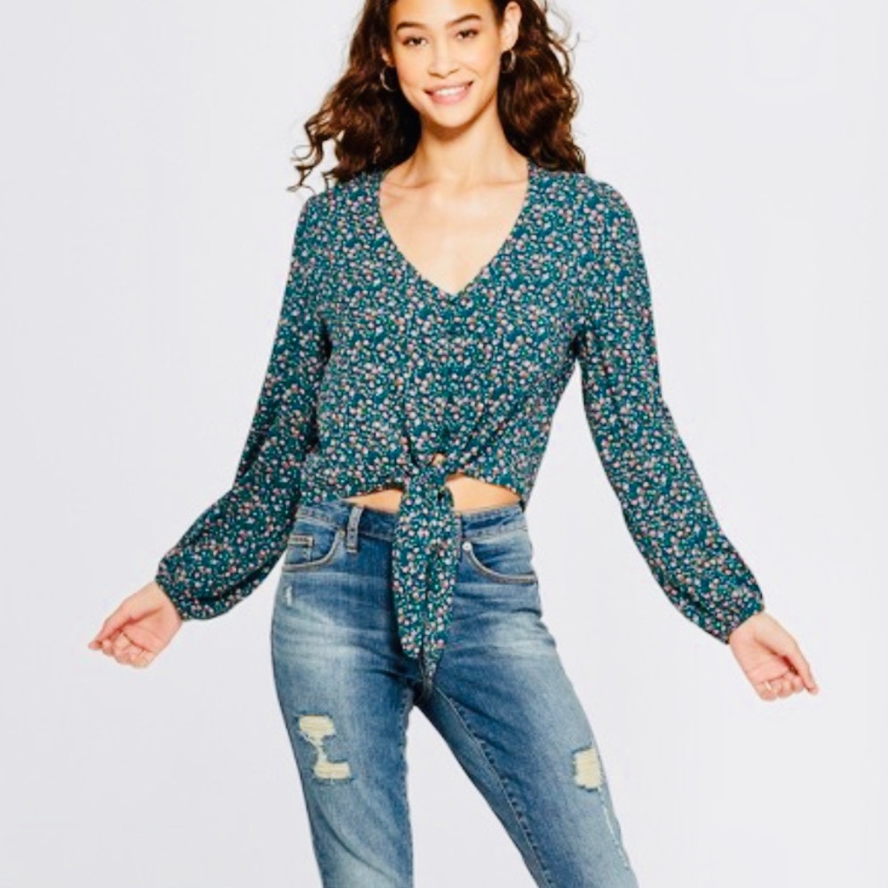 Xhilaration Green Floral Long Sleeve Tie Front Top